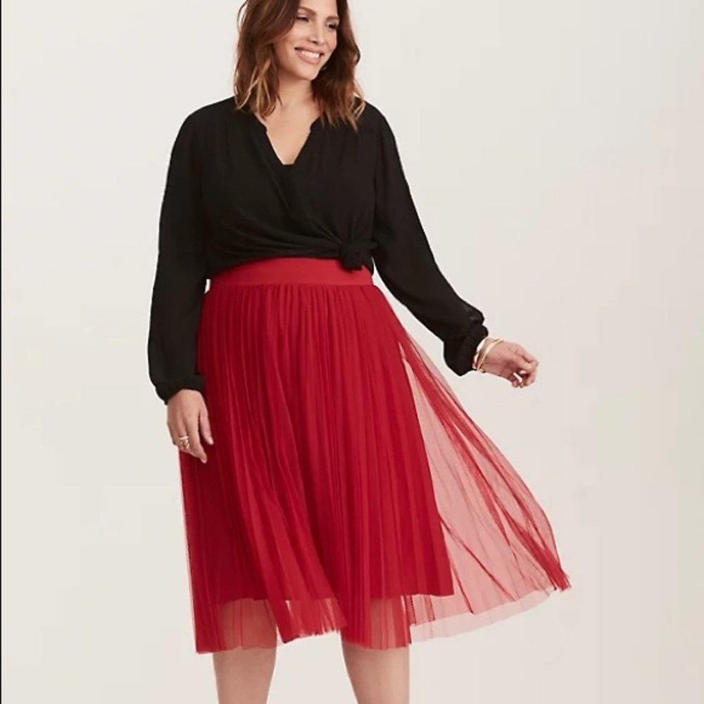 New Torrid 4X Red Tulle Pleated Skirt Midi